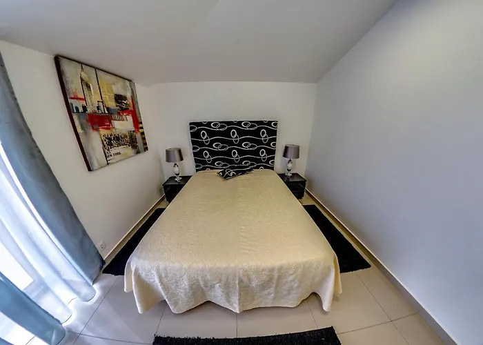 7 Saias Marginal Nazaré