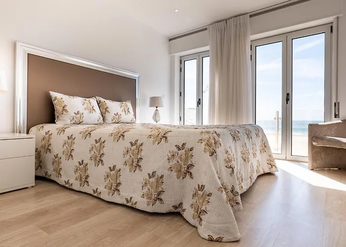 7 Saias Marginal Casa de hóspedes Nazaré