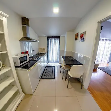 בית הארחה 7 Saias Marginal 3*