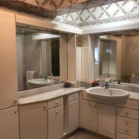 7 Saias Marginal נאזרה