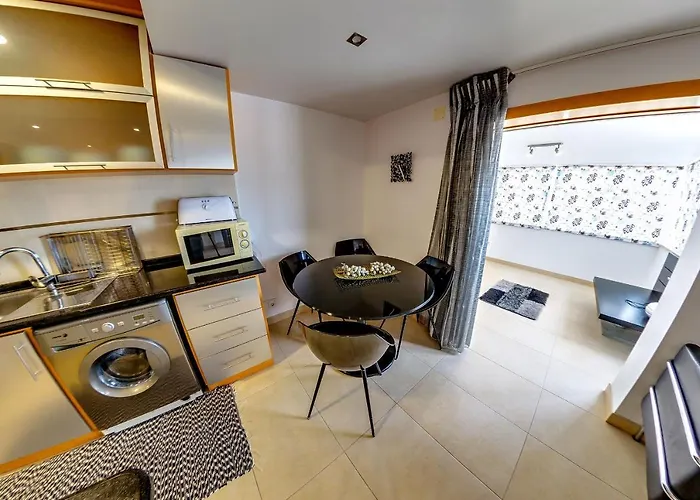 Πανσιόν 7 Saias Marginal 3*