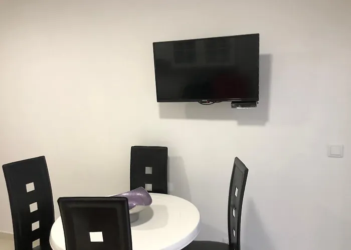 7 Saias Marginal Πανσιόν